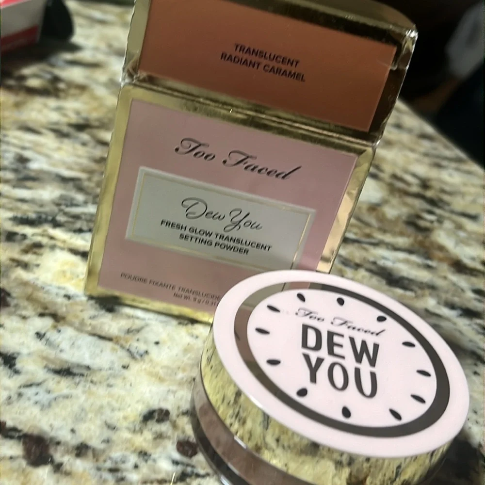 💕🌙Too Faced Dew You Radiant Caramel Setting Powder